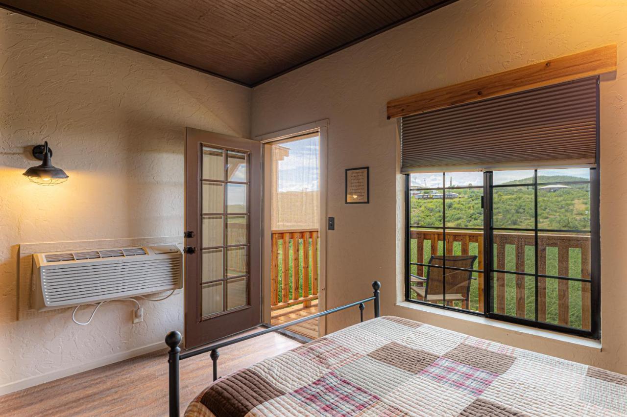 טומבסטון Miners Cabins #1 - Two Double Beds And Private Balcony מראה חיצוני תמונה