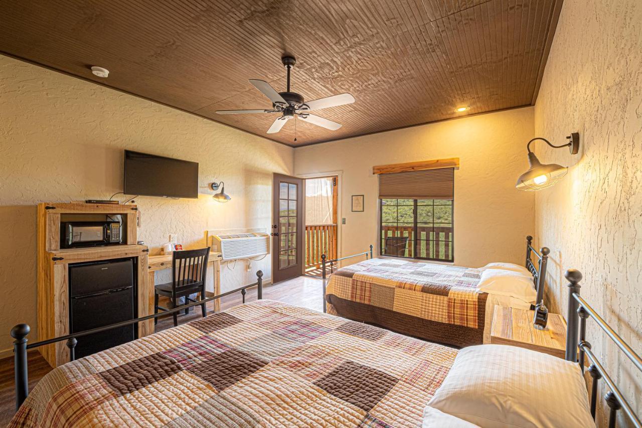 טומבסטון Miners Cabins #1 - Two Double Beds And Private Balcony מראה חיצוני תמונה
